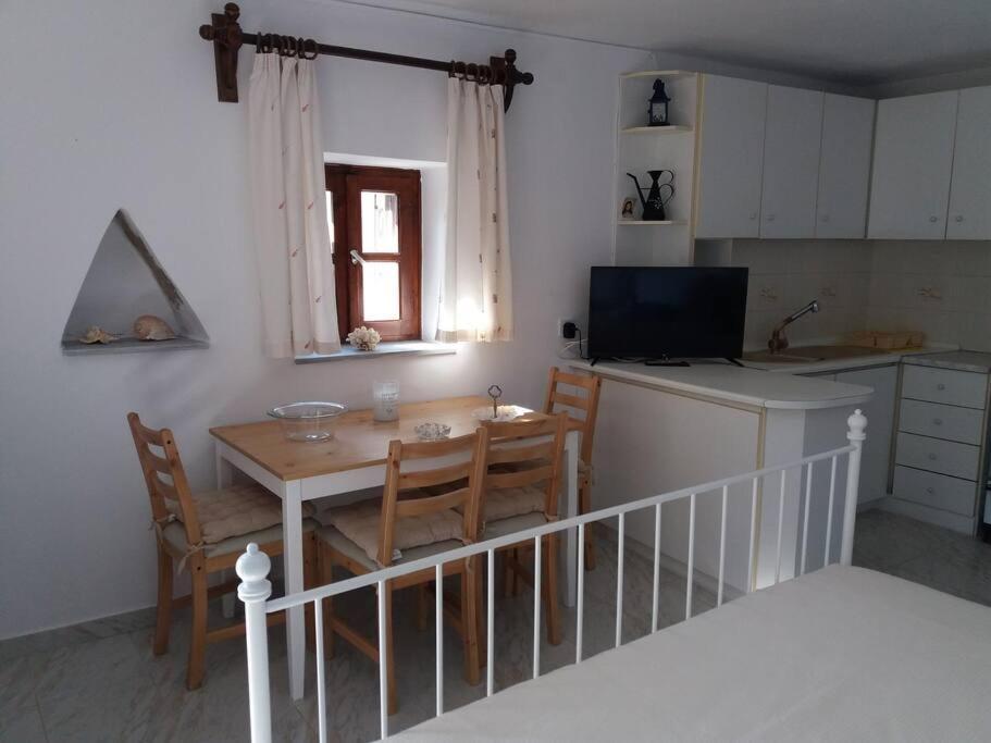 Grandpa Simos' Traditional Guest House Agios Romanos ภายนอก รูปภาพ