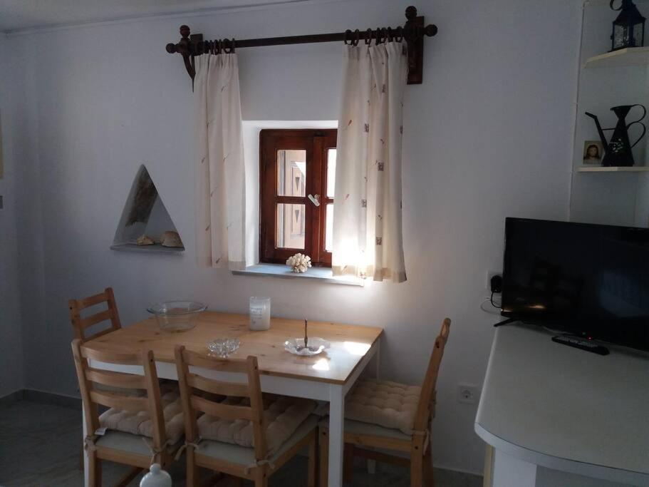 Grandpa Simos' Traditional Guest House Agios Romanos ภายนอก รูปภาพ