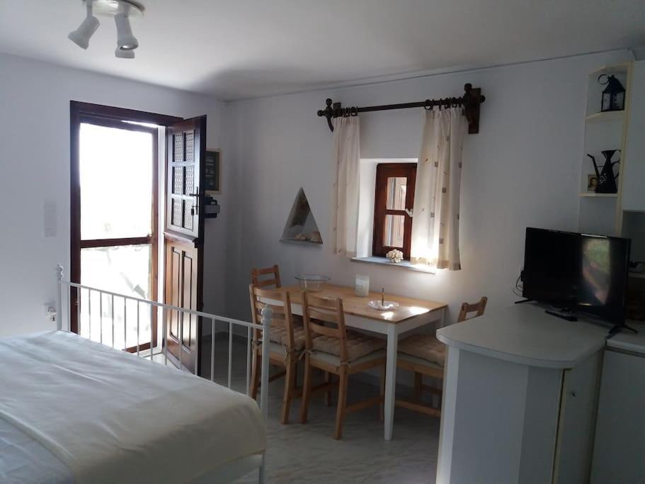 Grandpa Simos' Traditional Guest House Agios Romanos ภายนอก รูปภาพ