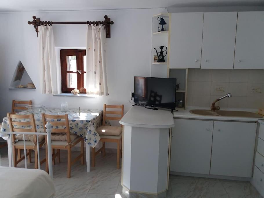 Grandpa Simos' Traditional Guest House Agios Romanos ภายนอก รูปภาพ