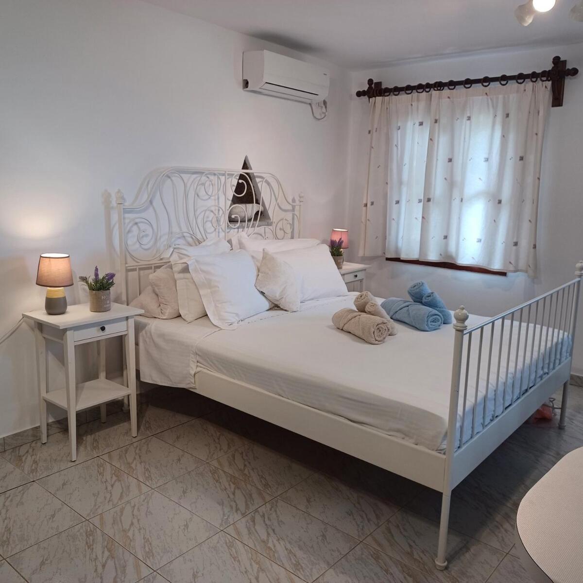 Grandpa Simos' Traditional Guest House Agios Romanos ภายนอก รูปภาพ